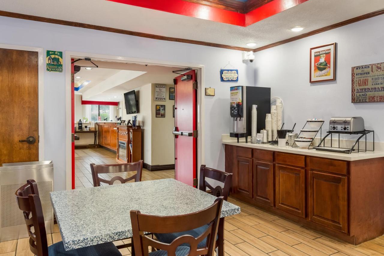 Hometown Inn Thomasville エクステリア 写真