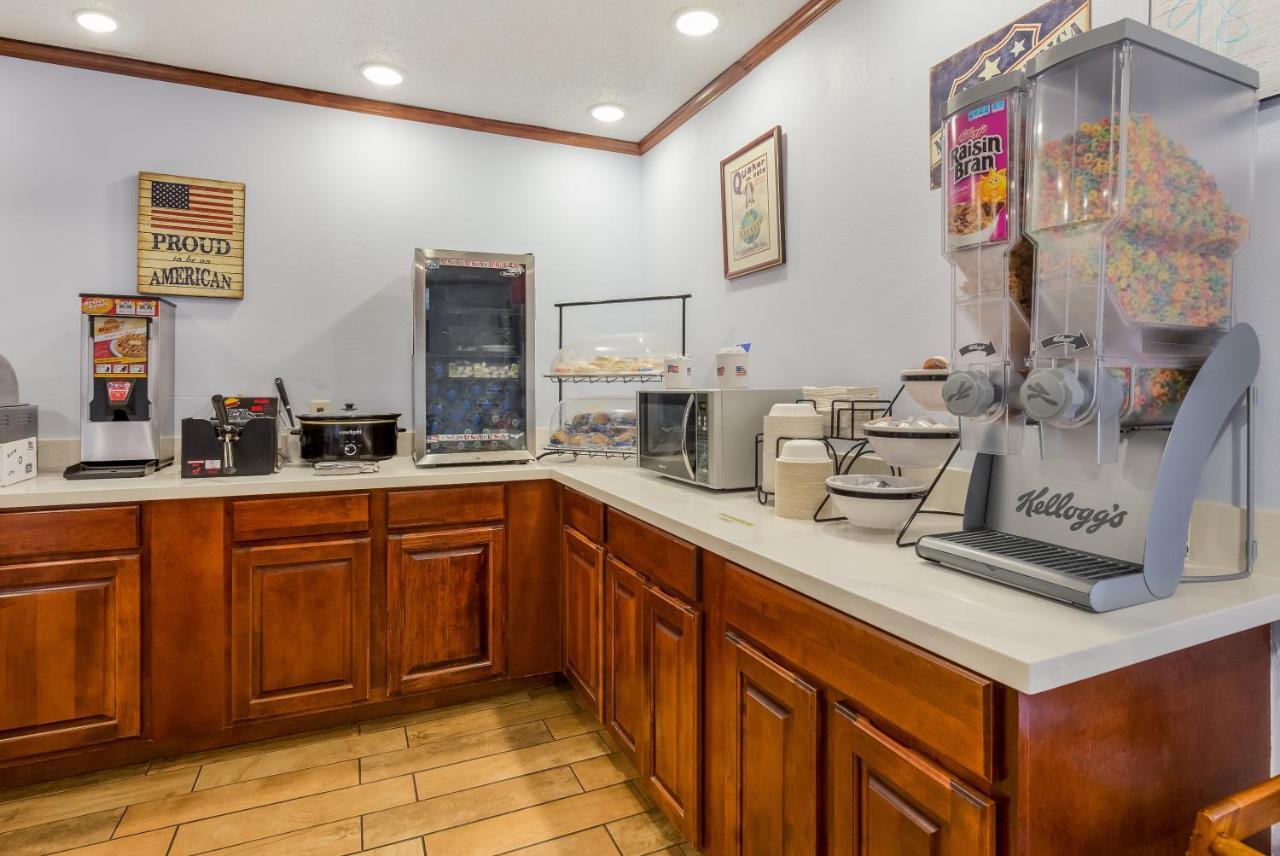 Hometown Inn Thomasville エクステリア 写真