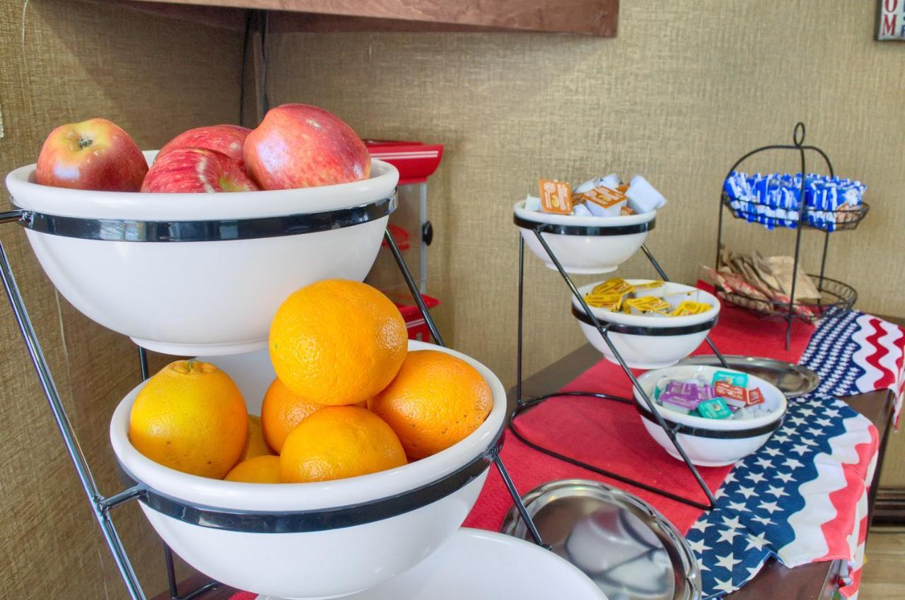 Hometown Inn Thomasville エクステリア 写真