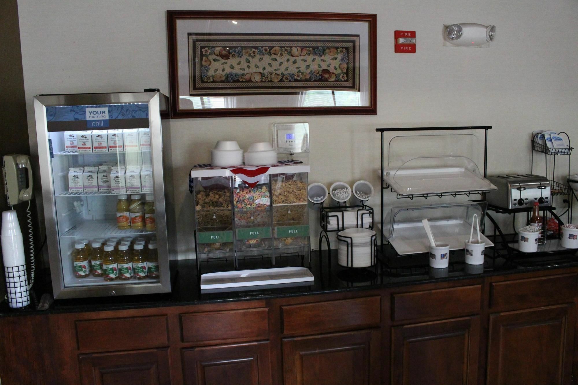 Hometown Inn Thomasville エクステリア 写真